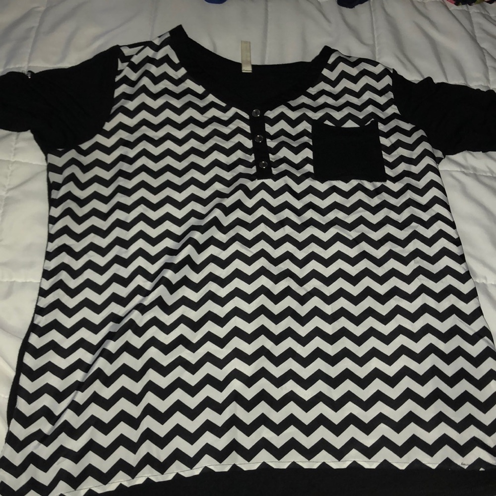 Women’s chevron shirt